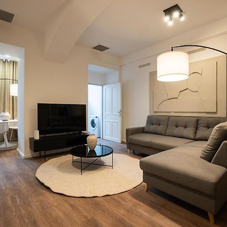 Stylish Apartment With Dedicated Working Space And Super King-Size Bed Located Between City Centre And Donau River Вена Экстерьер фото