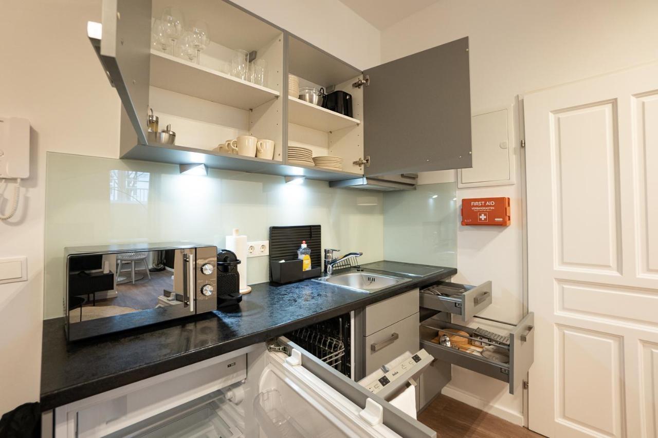 Stylish Apartment With Dedicated Working Space And Super King-Size Bed Located Between City Centre And Donau River Вена Экстерьер фото
