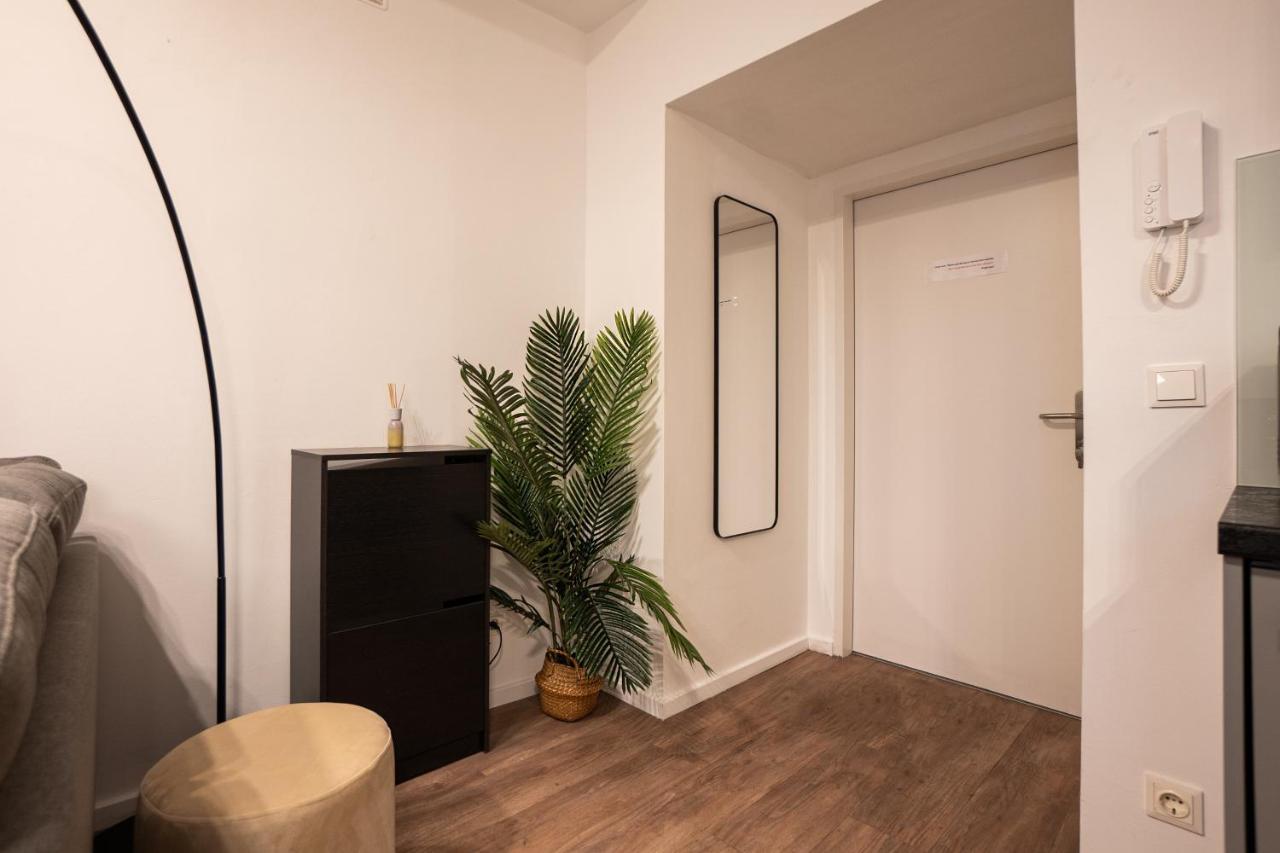 Stylish Apartment With Dedicated Working Space And Super King-Size Bed Located Between City Centre And Donau River Вена Экстерьер фото