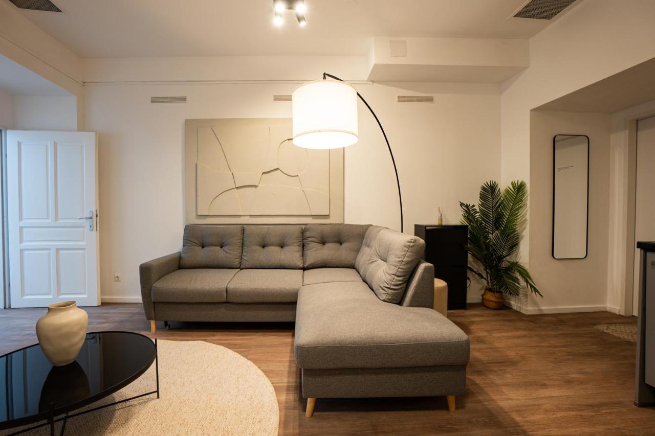 Stylish Apartment With Dedicated Working Space And Super King-Size Bed Located Between City Centre And Donau River Вена Экстерьер фото