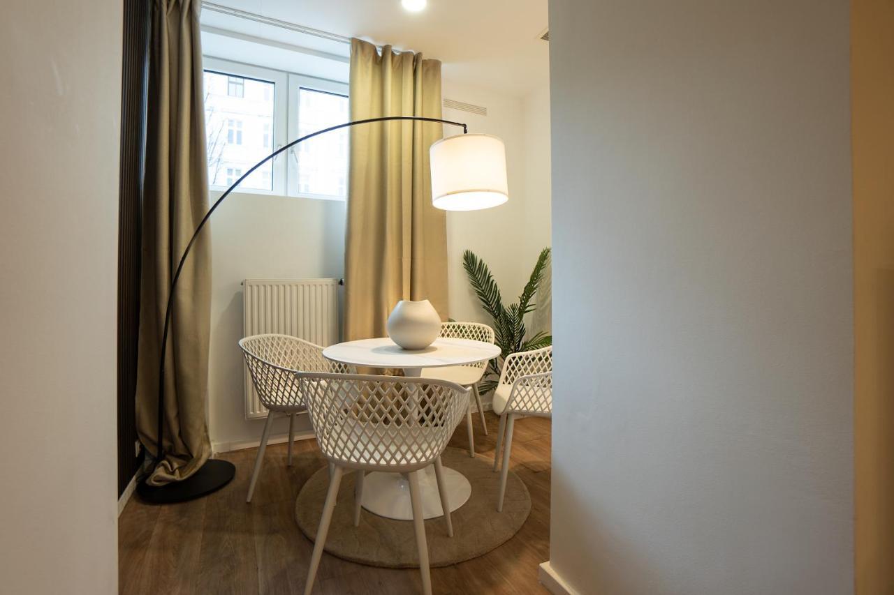Stylish Apartment With Dedicated Working Space And Super King-Size Bed Located Between City Centre And Donau River Вена Экстерьер фото