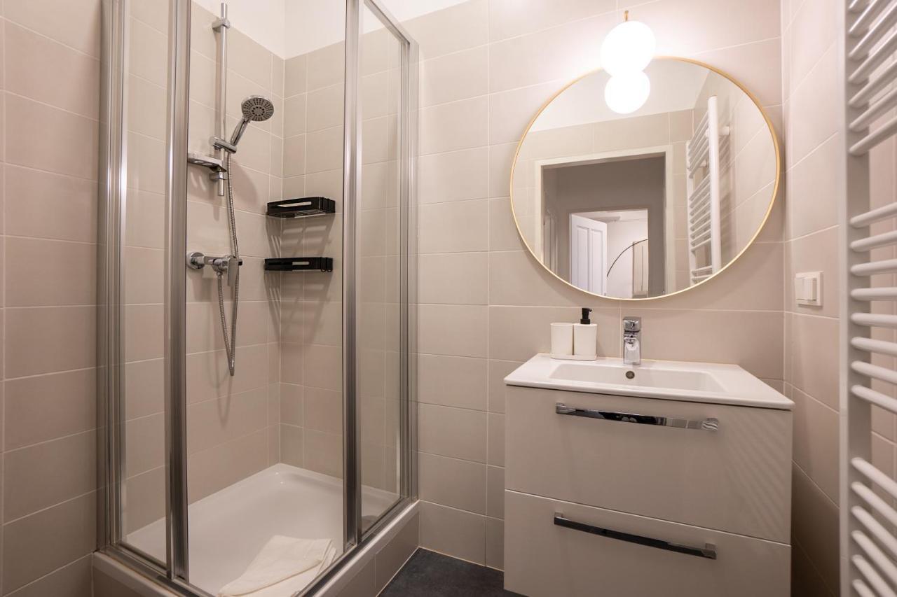 Stylish Apartment With Dedicated Working Space And Super King-Size Bed Located Between City Centre And Donau River Вена Экстерьер фото