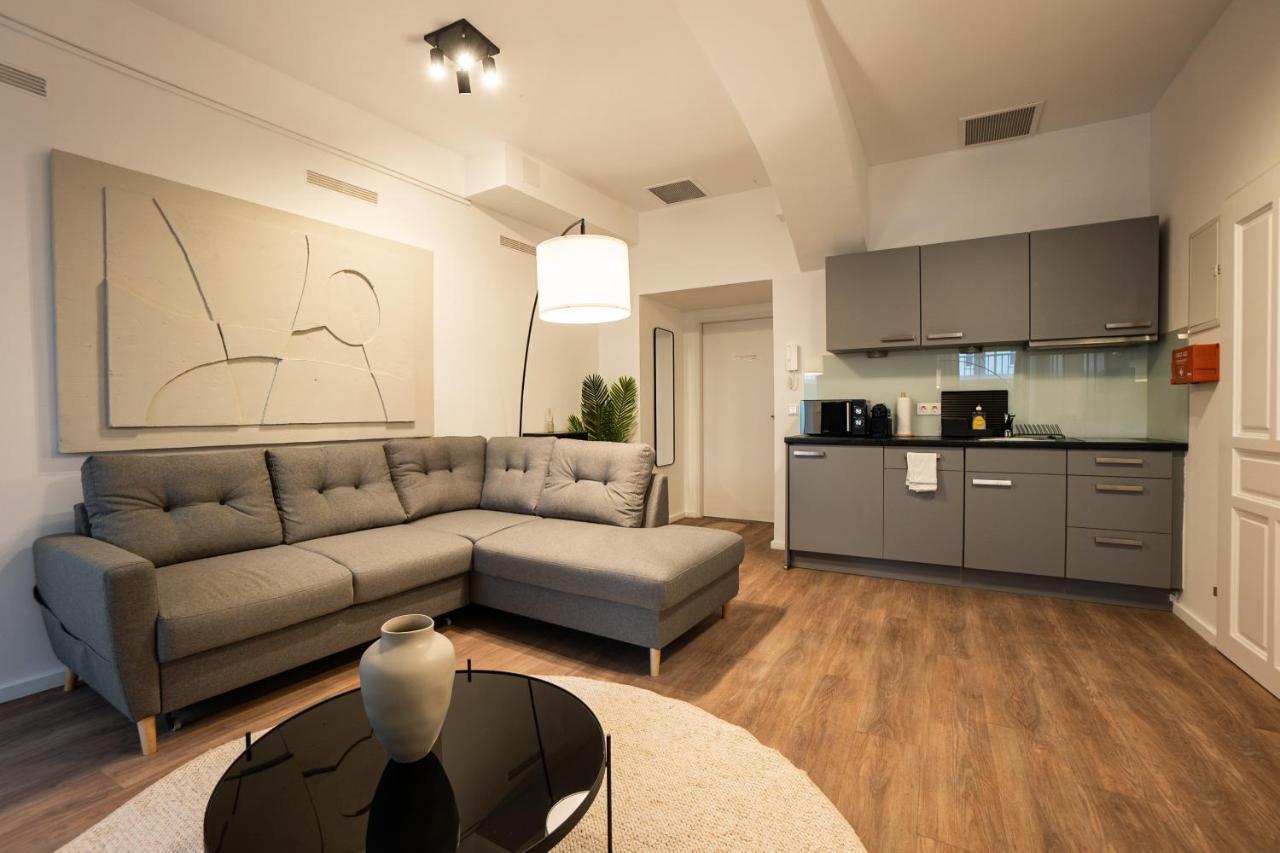 Stylish Apartment With Dedicated Working Space And Super King-Size Bed Located Between City Centre And Donau River Вена Экстерьер фото
