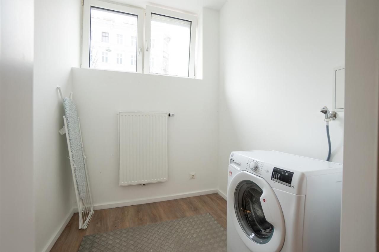 Stylish Apartment With Dedicated Working Space And Super King-Size Bed Located Between City Centre And Donau River Вена Экстерьер фото