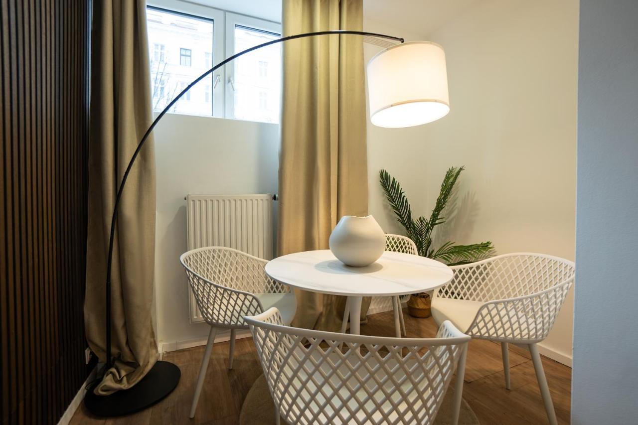 Stylish Apartment With Dedicated Working Space And Super King-Size Bed Located Between City Centre And Donau River Вена Экстерьер фото
