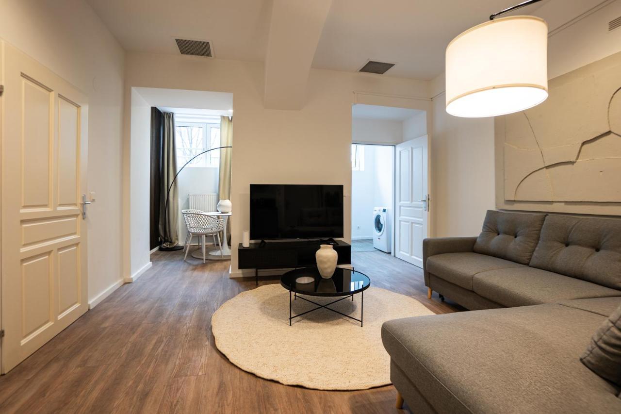 Stylish Apartment With Dedicated Working Space And Super King-Size Bed Located Between City Centre And Donau River Вена Экстерьер фото