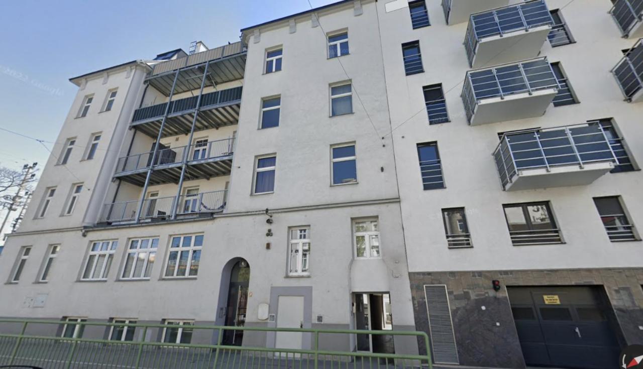 Stylish Apartment With Dedicated Working Space And Super King-Size Bed Located Between City Centre And Donau River Вена Экстерьер фото